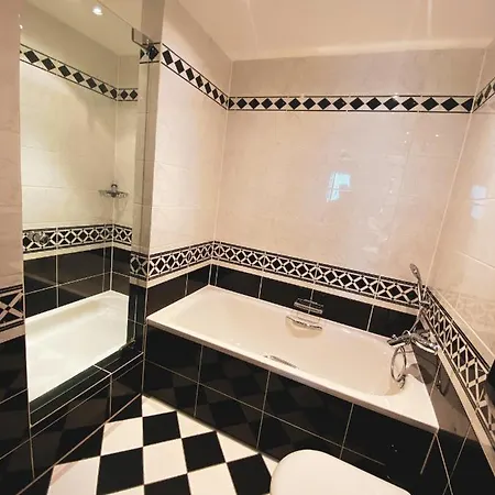 Augenblick Goodnight קלב