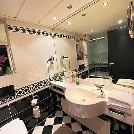 Augenblick Goodnight Hotel
