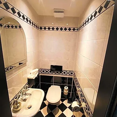 Augenblick Goodnight Hotel 3*